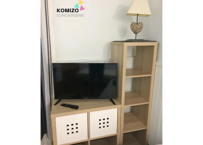 La Maison Bleu アパート ルカート