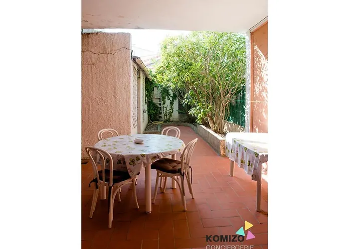 La Maison Bleu アパート